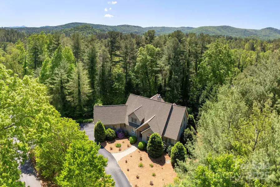 110 and 140 FOX CHASE DR, Hendersonville, NC 28739