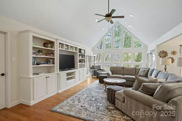 Flat Rock, NC 28731,168 Overlook DR