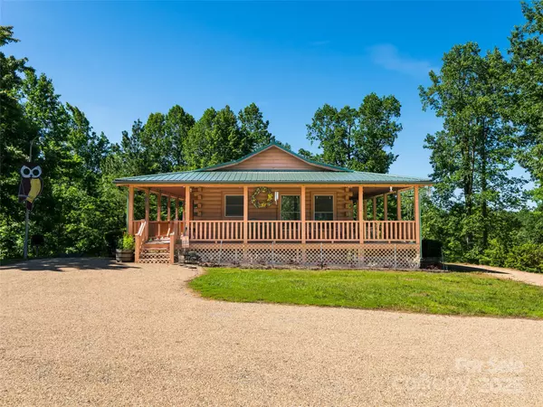 Saluda, NC 28773,129 Melrose Lake RD