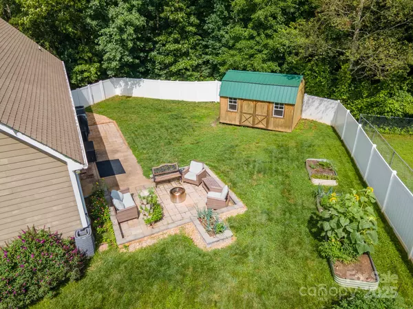 Granite Falls, NC 28630,206 Taylor CIR