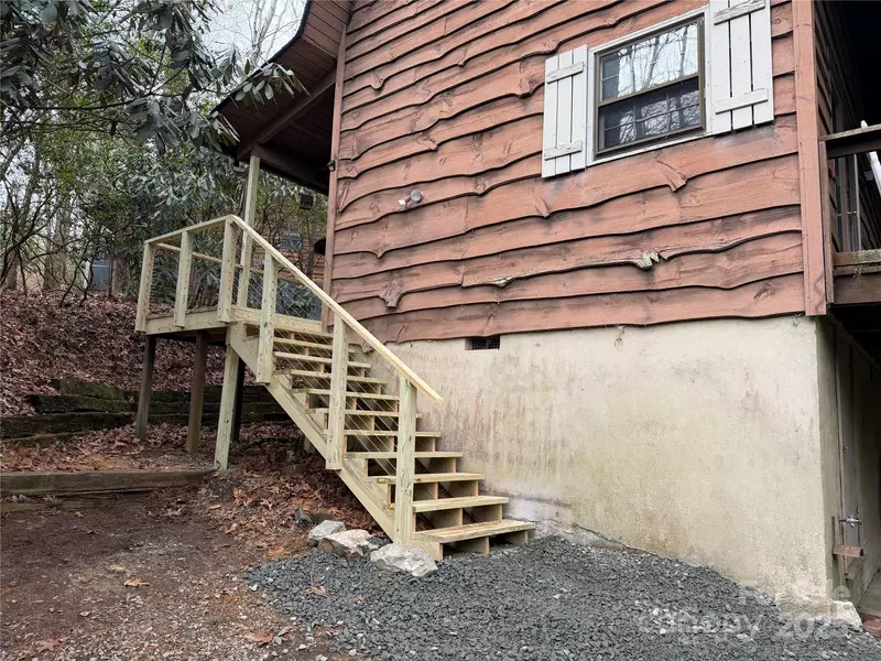 1152 Soquili DR, Brevard, NC 28712