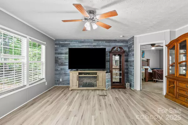 Clyde, NC 28721,27 Sage WAY