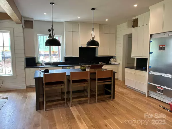 Sylva, NC 28779,55 Lodestone DR #413