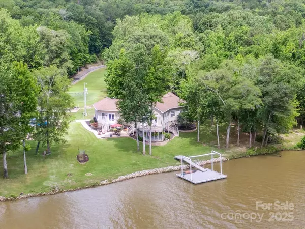 Great Falls, SC 29055,887 Living Waters DR