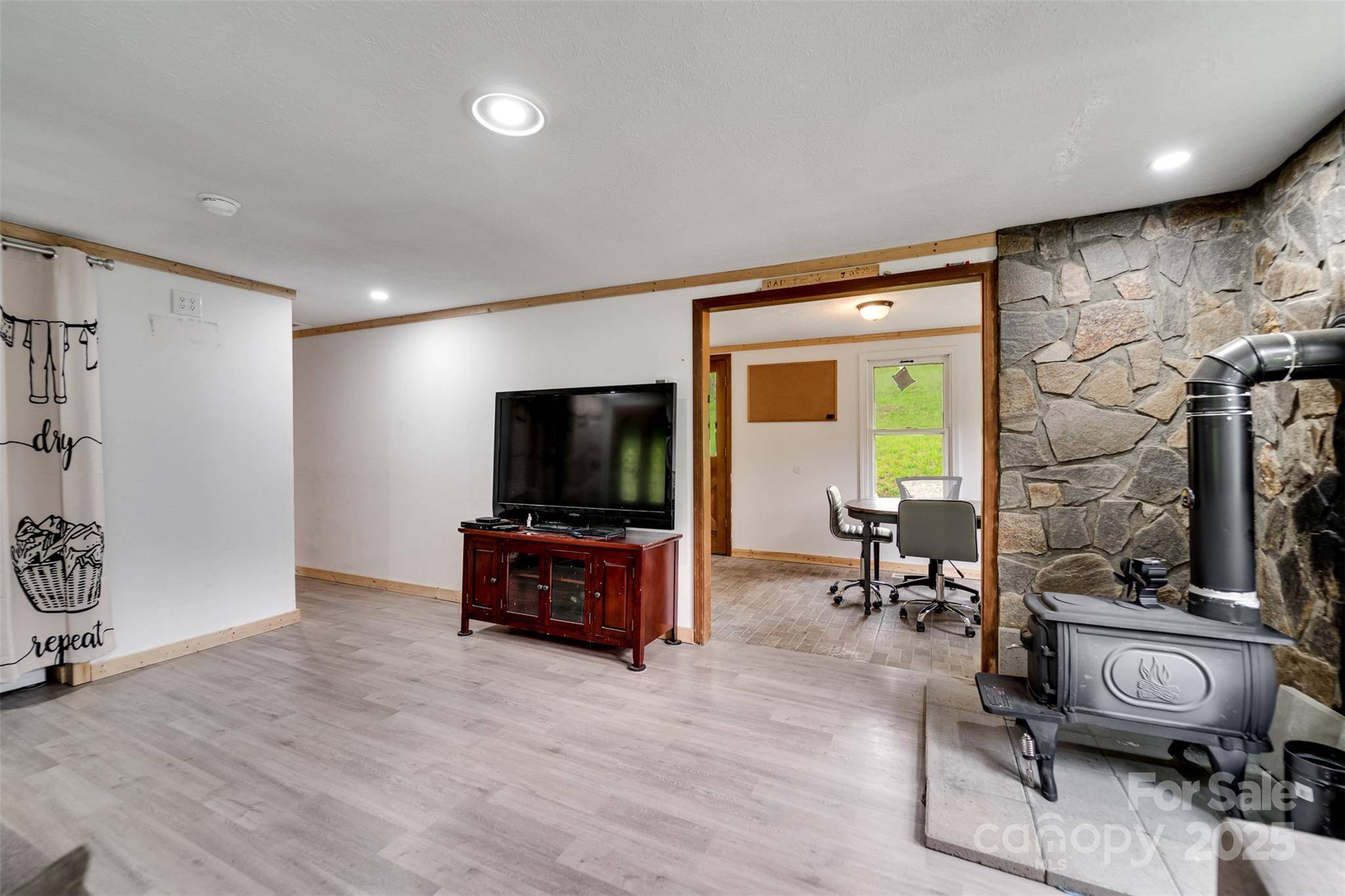 Whittier, NC 28789,387 Sheep Rock Cove RD