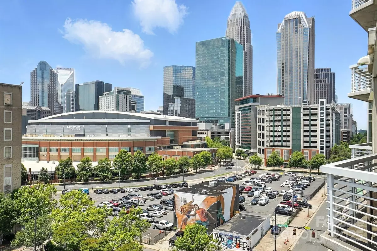 Charlotte, NC 28202,505 E 6th ST #908