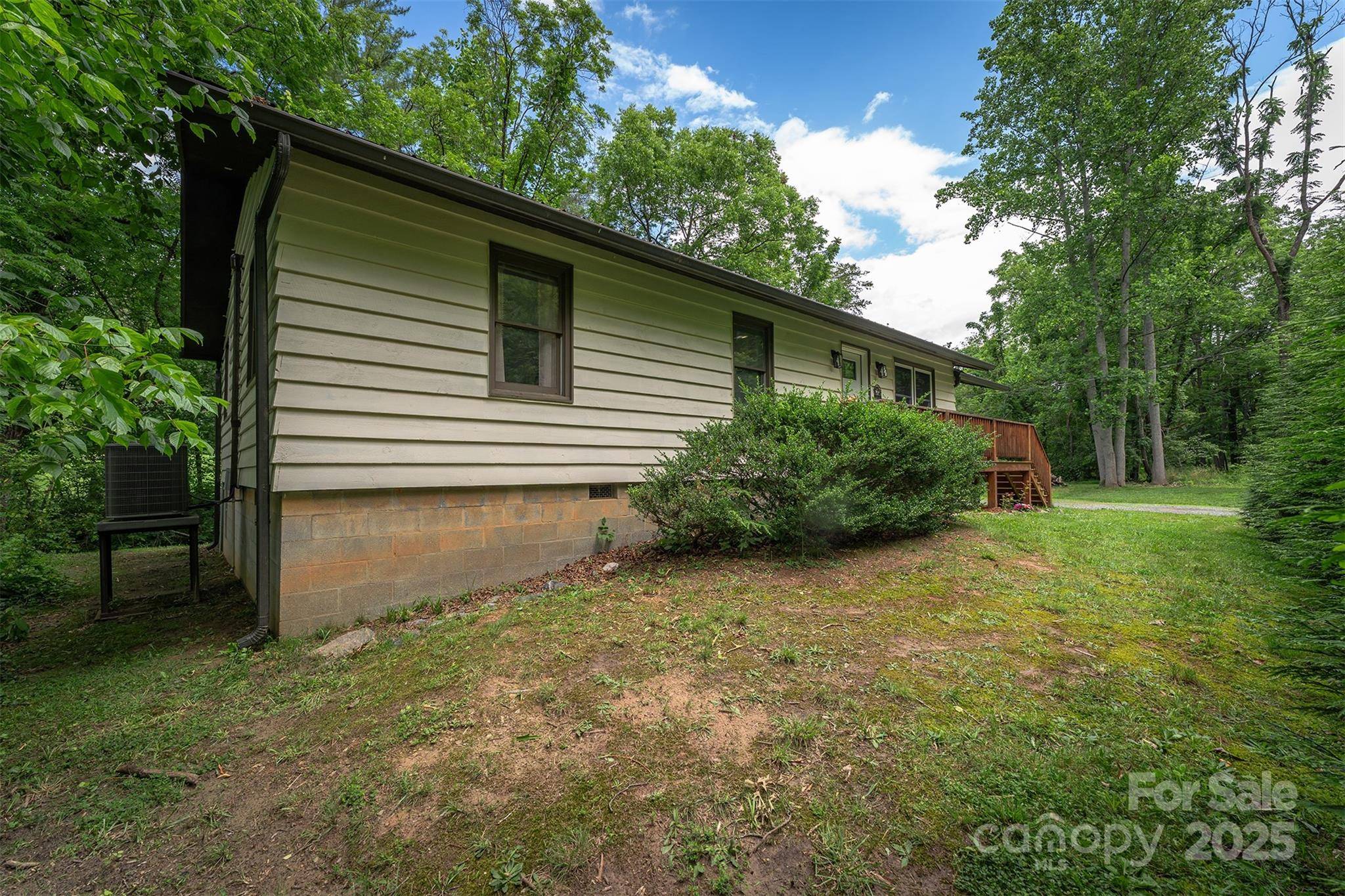 Asheville, NC 28805,24 Arco RD