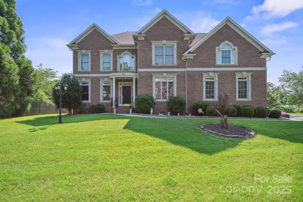 12004 New Bond DR, Huntersville, NC 28078