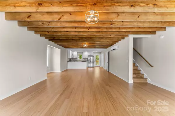 Asheville, NC 28806,65 Moore AVE