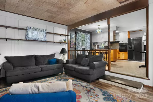 Hickory, NC 28602,5083 Fleetwood DR