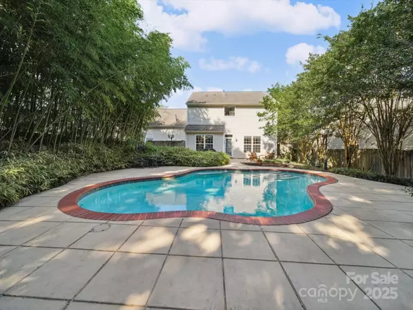 Charlotte, NC 28278,16411 Greybriar Forest LN