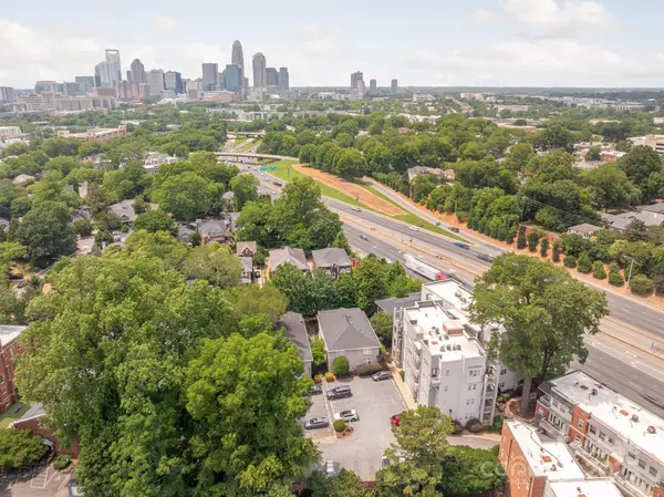 Charlotte, NC 28204,558 Oakland AVE