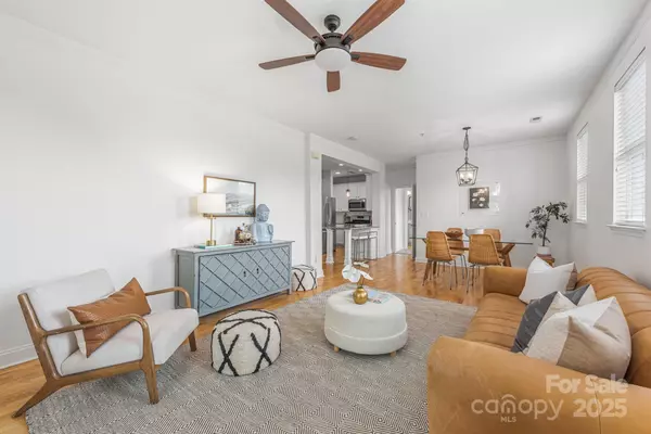 Charlotte, NC 28204,558 Oakland AVE