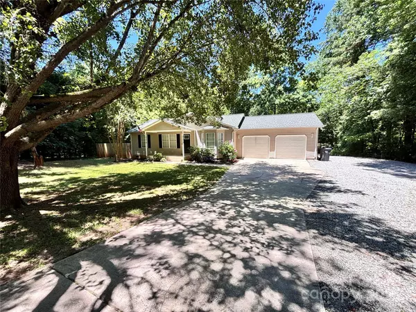 Mooresville, NC 28117,124 Julius LN