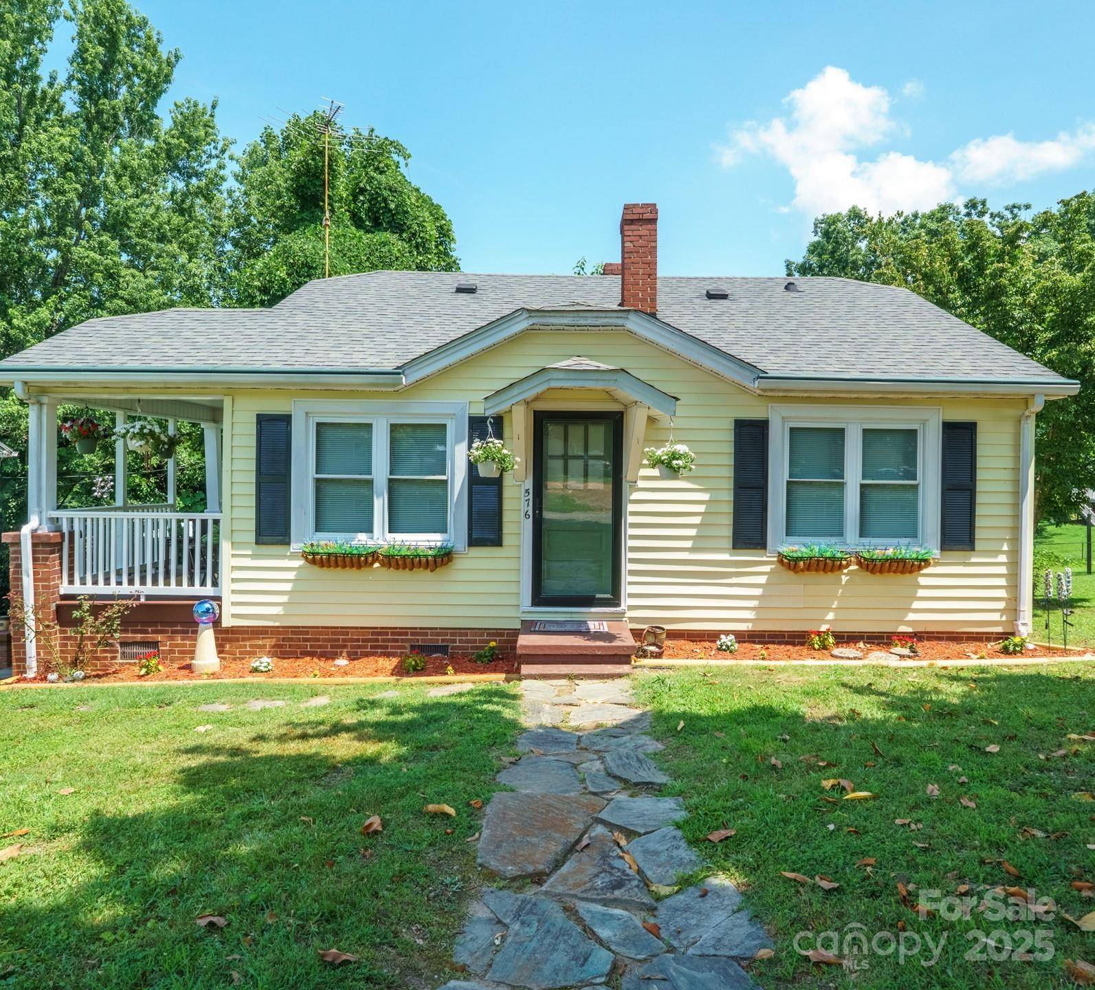576 Washington AVE NW, Valdese, NC 28690