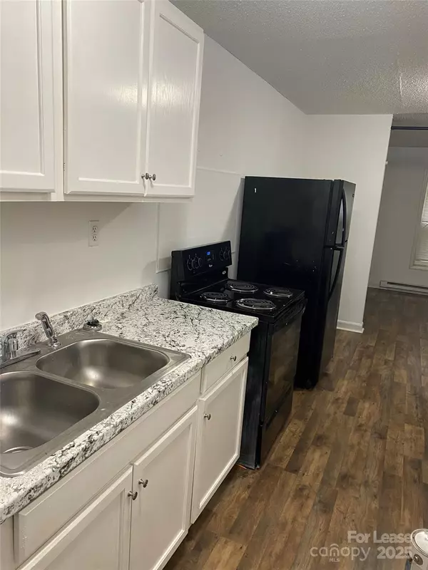 Charlotte, NC 28205,3805 Miriam DR #3