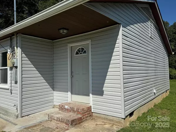Hickory, NC 28601,3210 28th Avenue DR NE