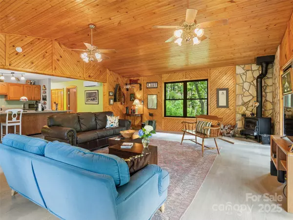 Burnsville, NC 28714,170 Mountain Farm RD