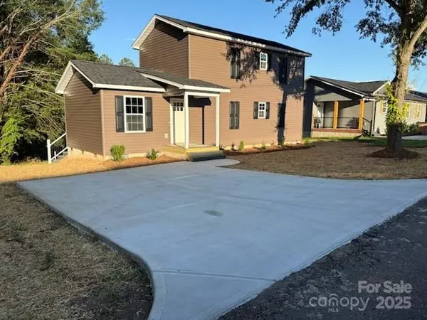 Shelby, NC 28150,112 GILLIATT ST #1