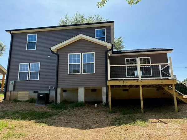 Shelby, NC 28150,112 GILLIATT ST #1