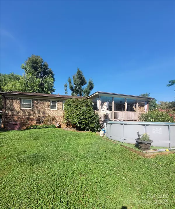 Gastonia, NC 28052,111 Redwood LN