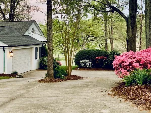 Salisbury, NC 28144,11 Pine Tree RD