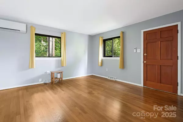 Asheville, NC 28804,55 Lookout DR