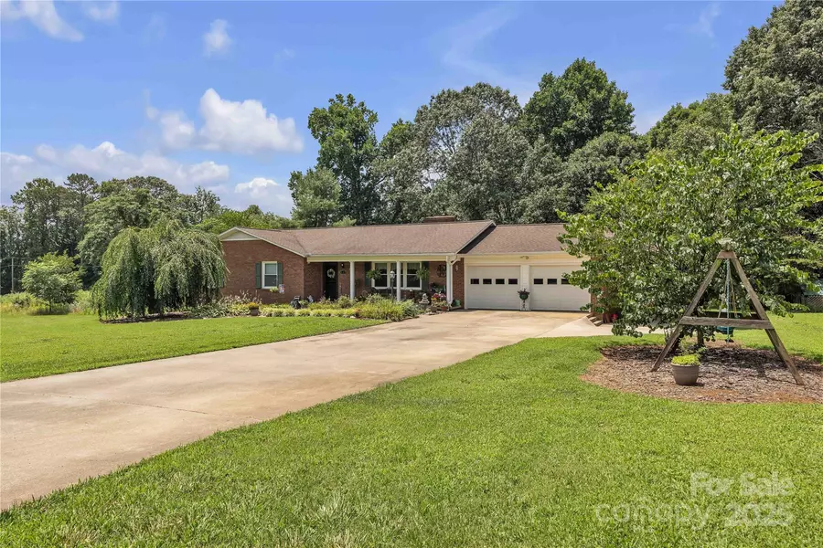 137 Proust RD, Statesville, NC 28625