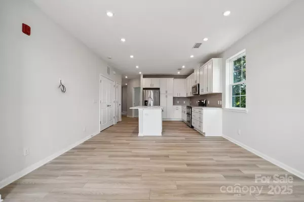 Sherrills Ford, NC 28673,4455 Reed Creek DR #105