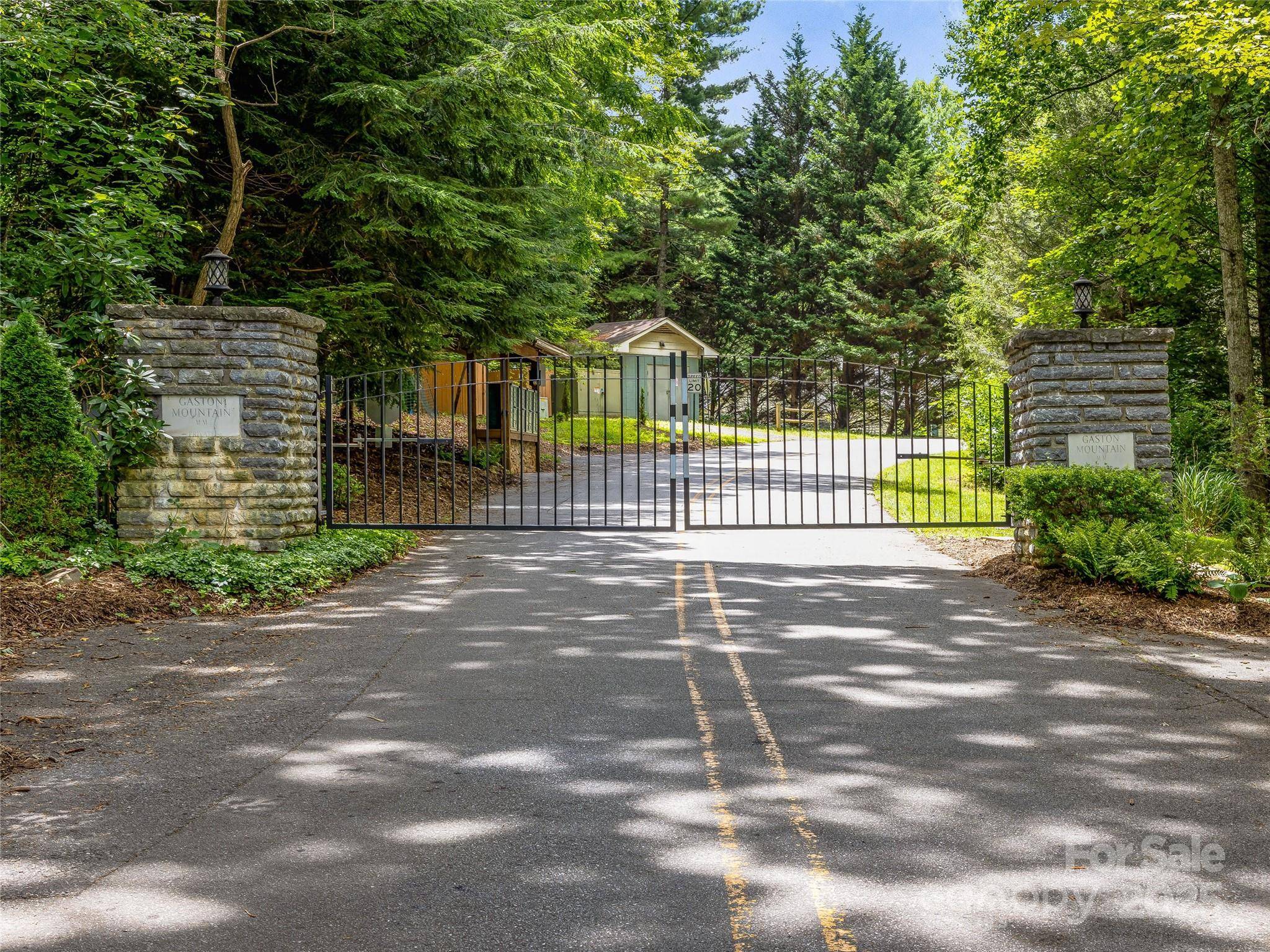 Asheville, NC 28806,37 Gaston Mountain RD