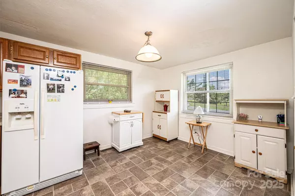 Hickory, NC 28602,559 15th AVE SE