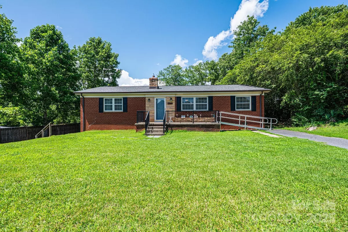 Hickory, NC 28602,559 15th AVE SE