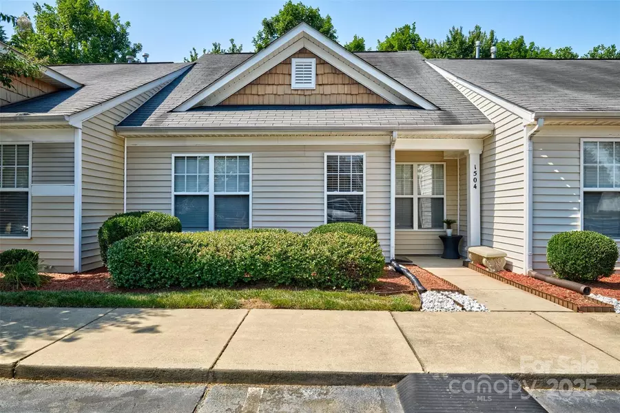 1504 Harpers Inlet DR, Lake Wylie, SC 29710