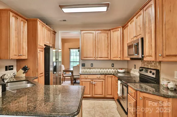 Troutman, NC 28166,111 Painted Bunting DR