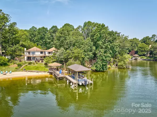 Lake Wylie, SC 29710,5390 Hudson RD