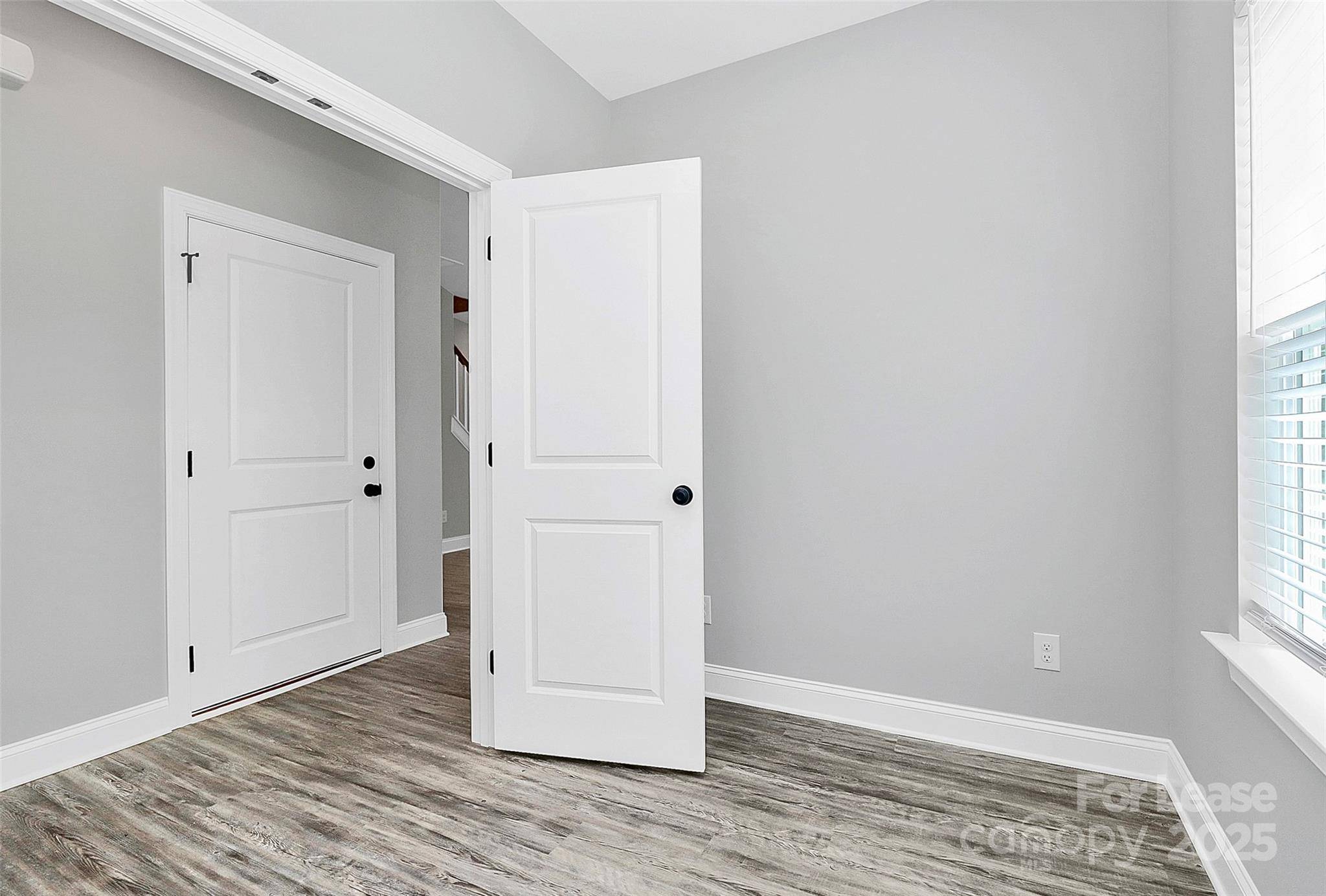 Charlotte, NC 28208,915 Yellowstone DR