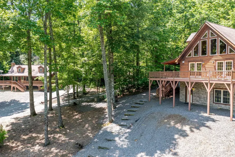 28 Upper Ridge RD, Black Mountain, NC 28711