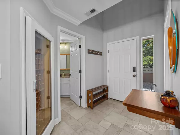 Cornelius, NC 28031,17925 Kings Point DR #F