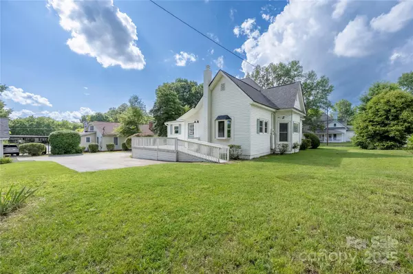 Mooresville, NC 28115,619 Oak ST