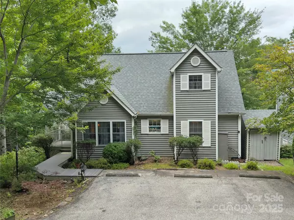 40 Sanctuary DR, Burnsville, NC 28714