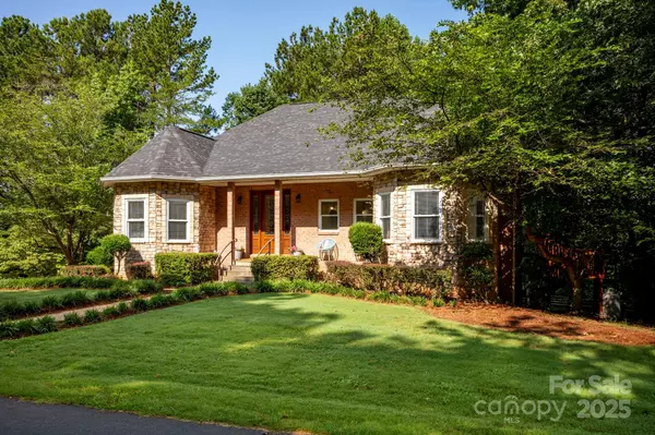 Sherrills Ford, NC 28673,3595 Lake Bluff DR