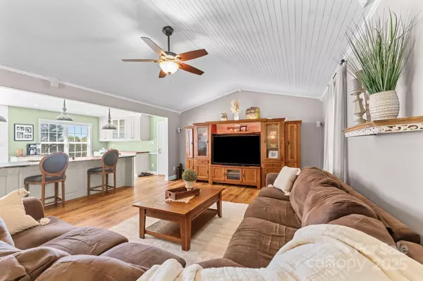 Hickory, NC 28602,5172 Butner DR