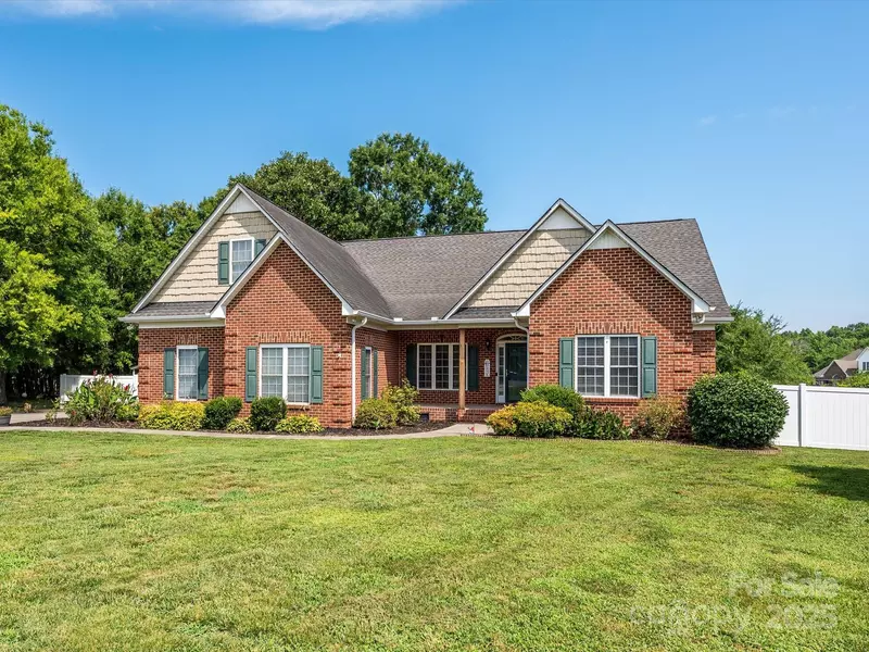 850 Meadow DR, Oakboro, NC 28129