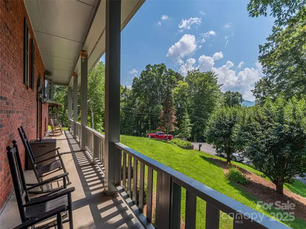 Waynesville, NC 28785,57 Chateau PL