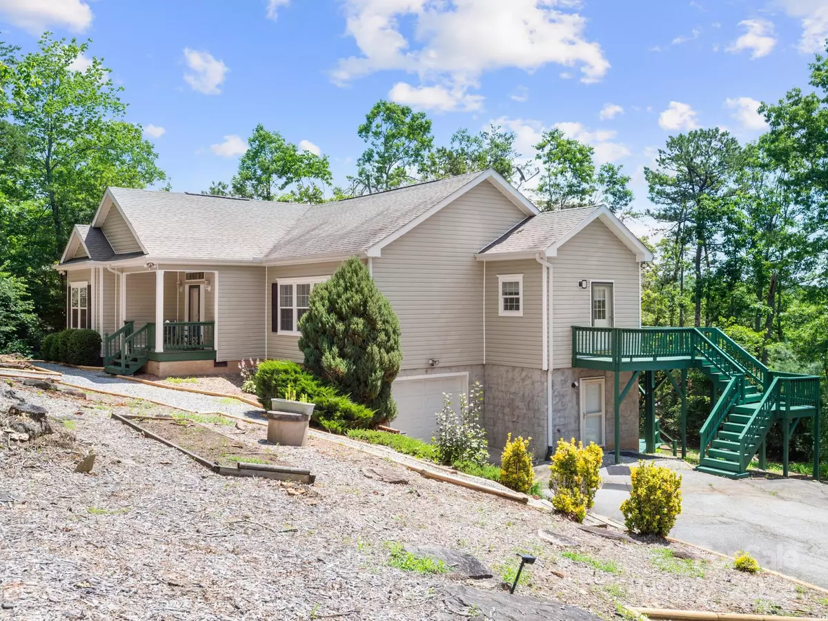 Hendersonville, NC 28792,66 Condor CT