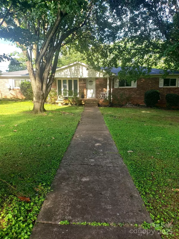 1628 Cecelia DR, Gastonia, NC 28054