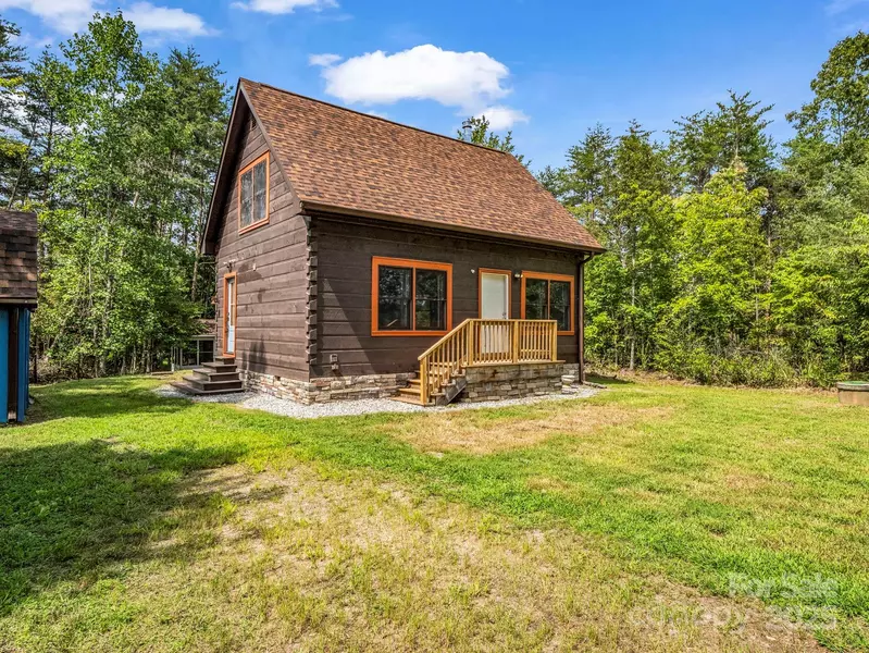 663 Fair Winds DR, Tryon, NC 28782