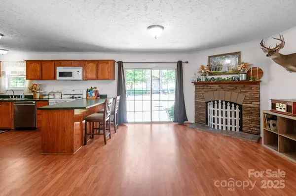 Kershaw, SC 29067,5701 Lockhart RD