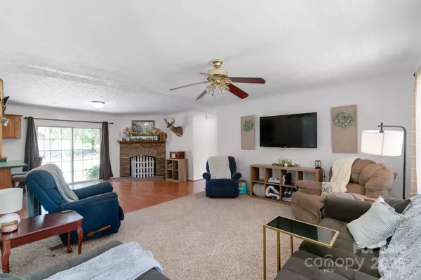 Kershaw, SC 29067,5701 Lockhart RD