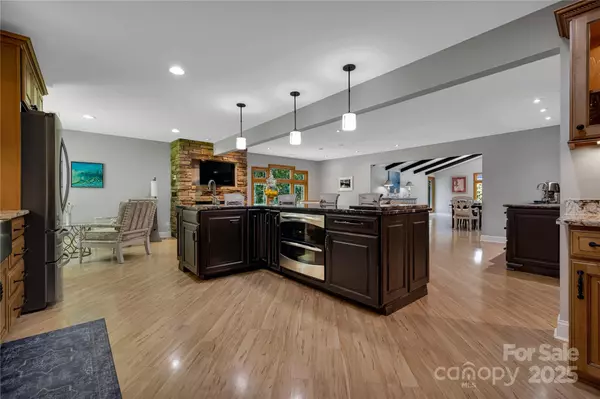 Hendersonville, NC 28792,16 Due West RD